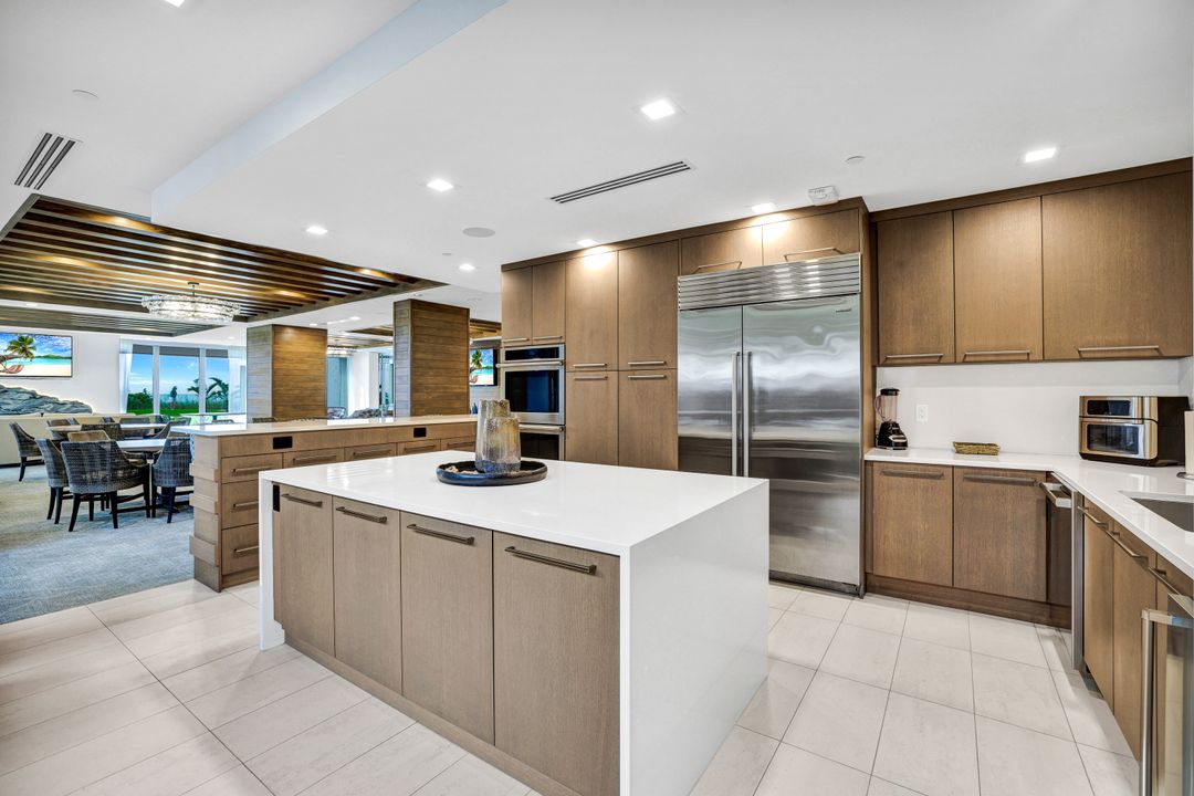 4051 Gulf Shore Blvd N #600, Naples, FL 34103