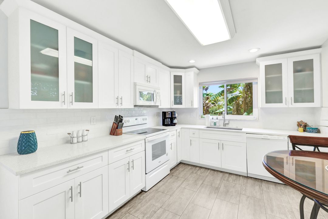 5330 Cobalt Ct, Cape Coral, FL 33904