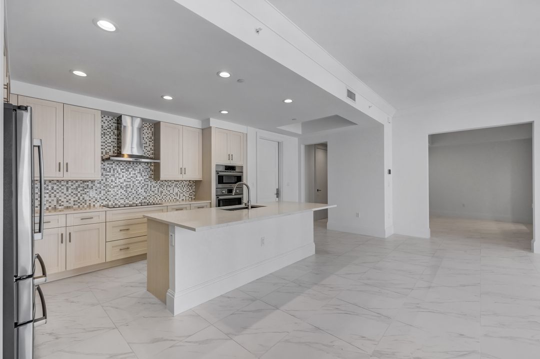 1135 3rd Ave S  #318, Naples, FL 34102