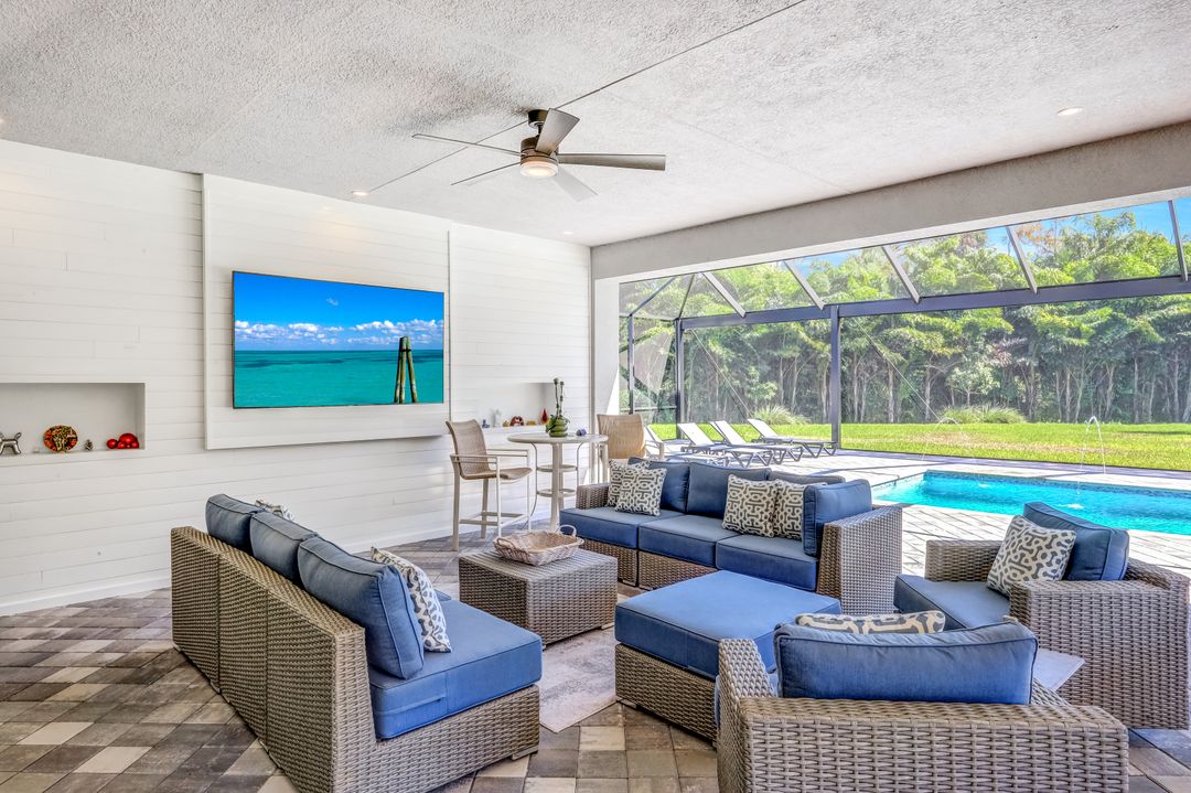 12083 Azalea Wy, Naples, FL 34120