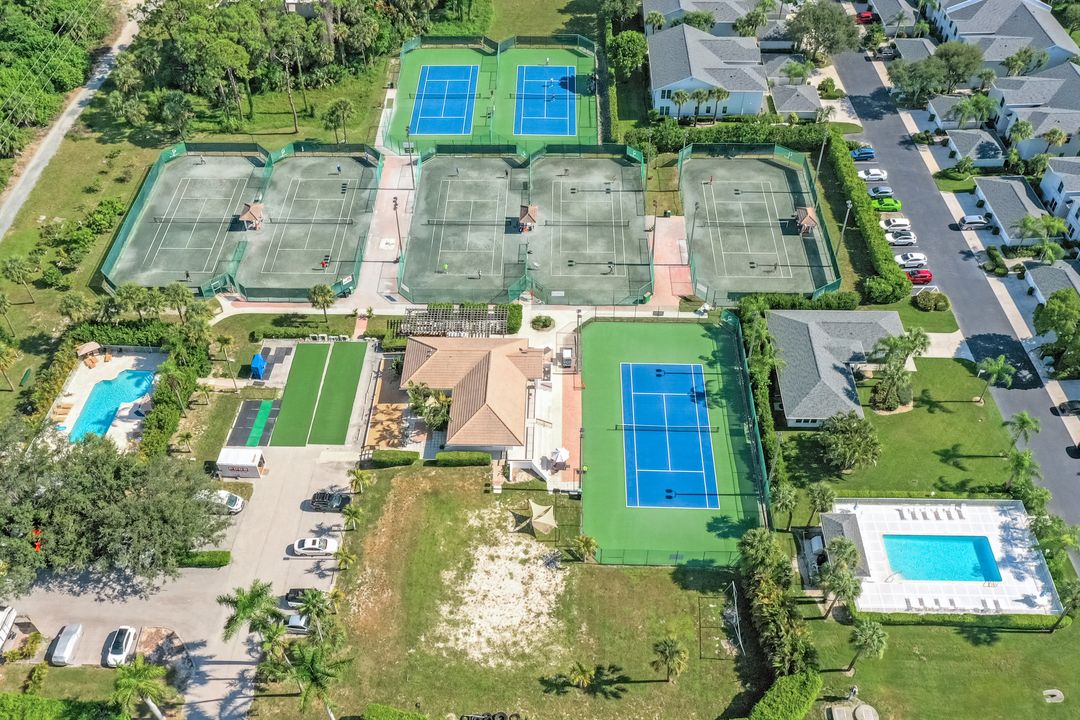 1320 Charleston Square Dr #101, Naples, FL 34110