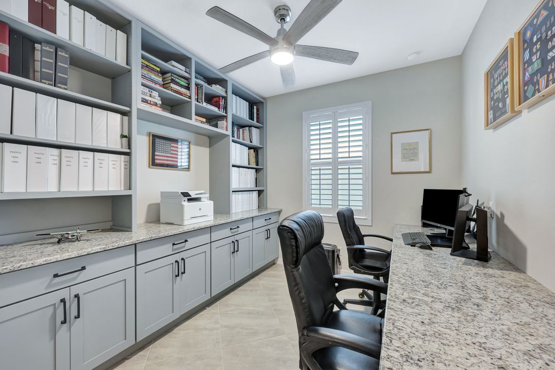 2174 Clementine St, Naples, FL 34120