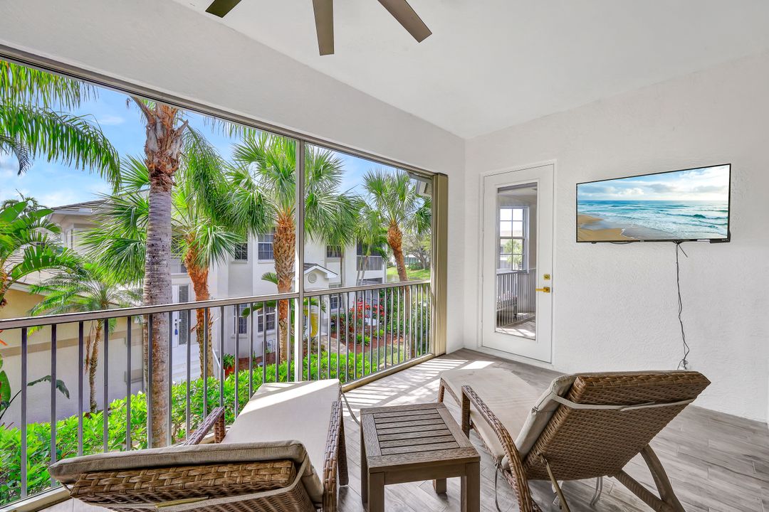 5040 Yacht Harbor Cir #6-201, Naples, FL 34112