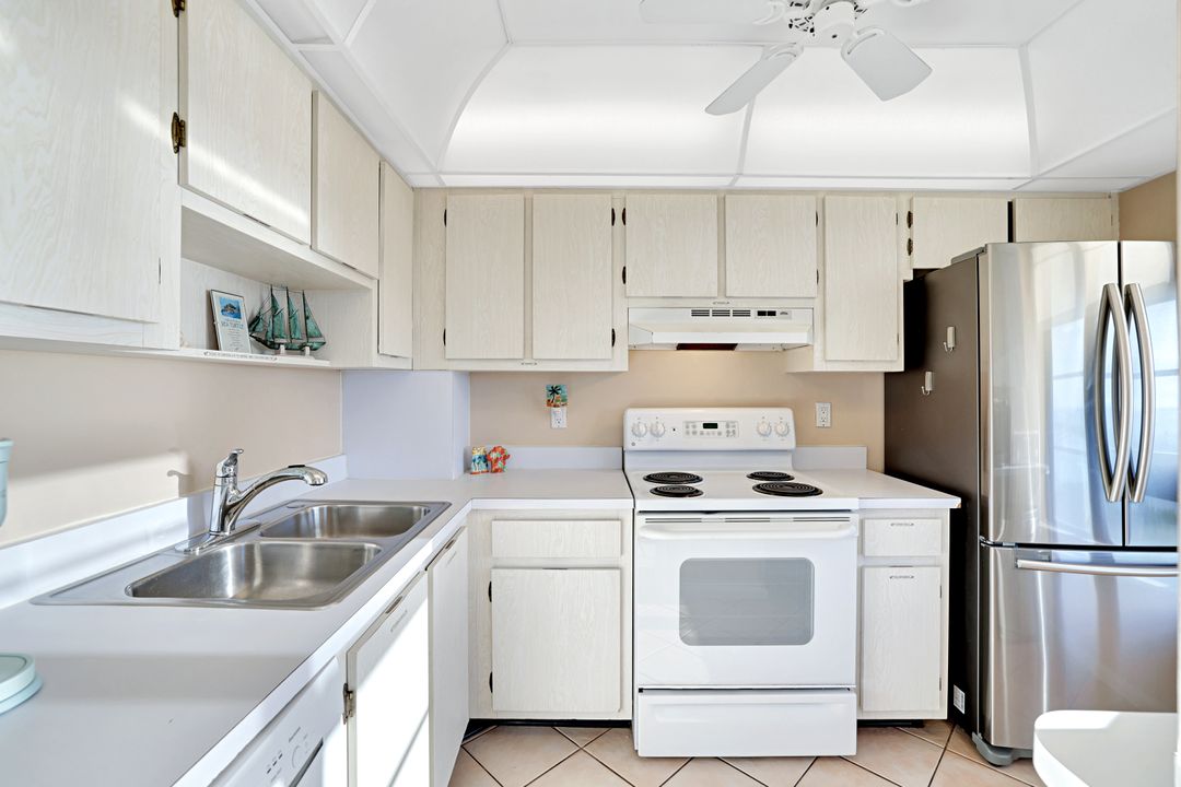 440 Seaview Ct #1012, Marco Island, FL 34145