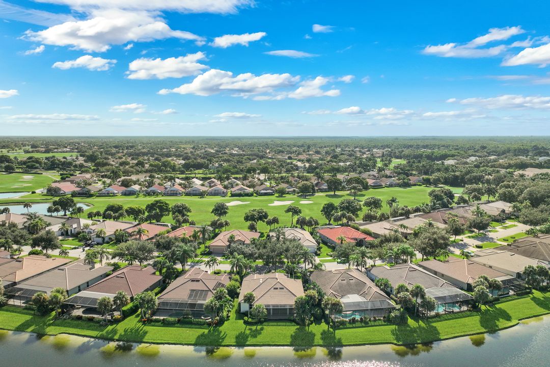 8737 Mustang Island Cir, Naples, FL 34113