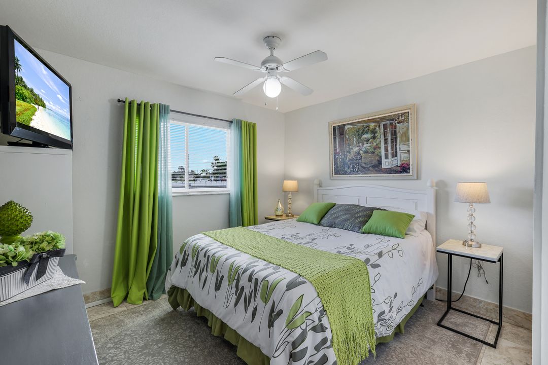 1006 NE 2nd Pl, Cape Coral, FL 33909