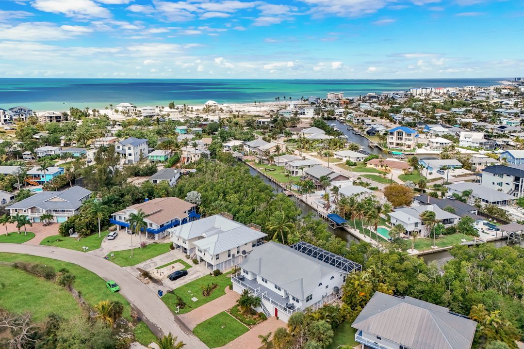 21580 Indian Bayou Dr, Fort Myers Beach, FL 33931