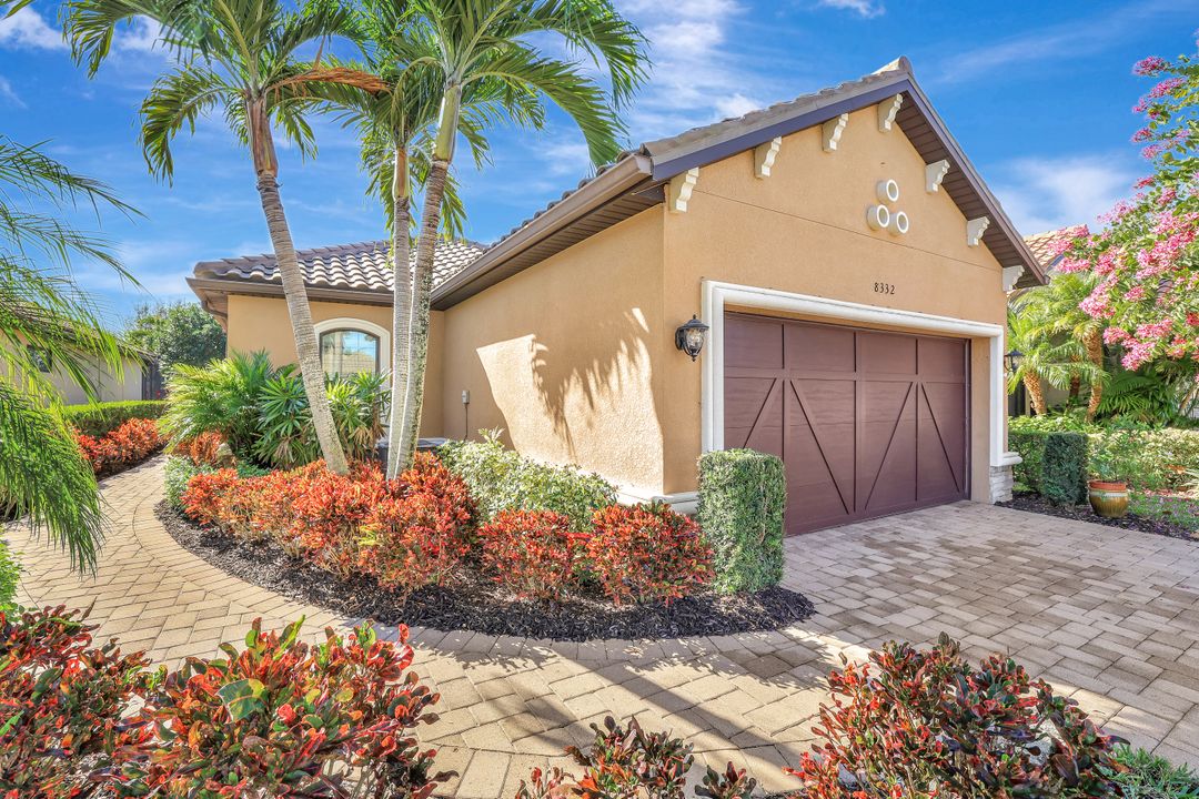 8332 Lucello Terrace N, Naples, FL 34114