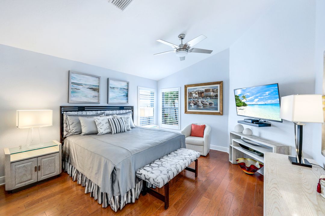 1343 Old Oak Ln, Naples, FL 34110