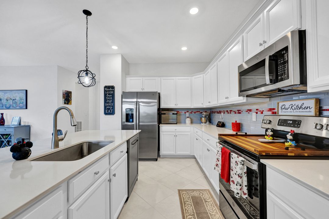2622 Scarlet Wy, Naples, FL 34120