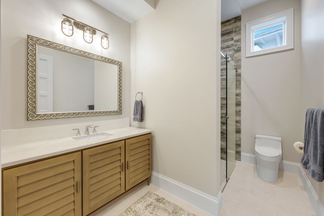 380 18th Ave S, Naples, FL 34102