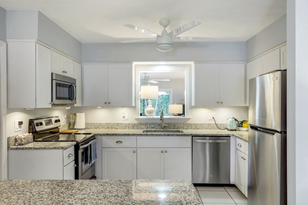 779 98th Ave N, Naples, FL 34108
