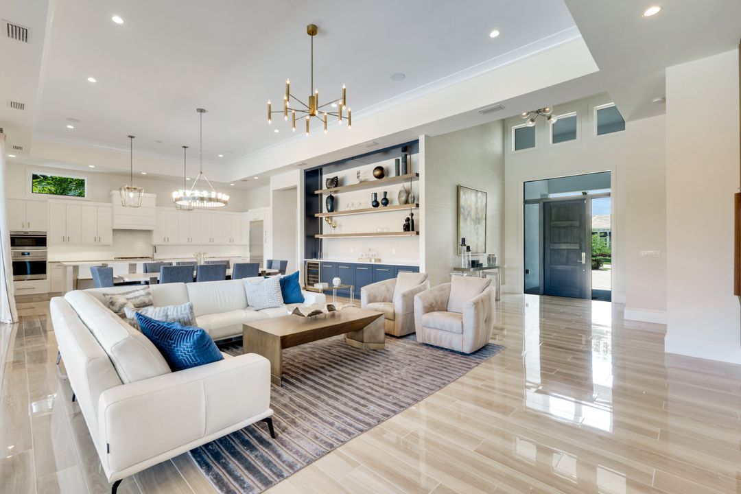 9937 Montiano Dr, Naples, FL 34113