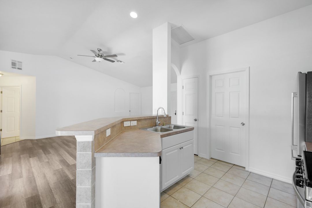 726 SW 12th St, Cape Coral, FL 33991