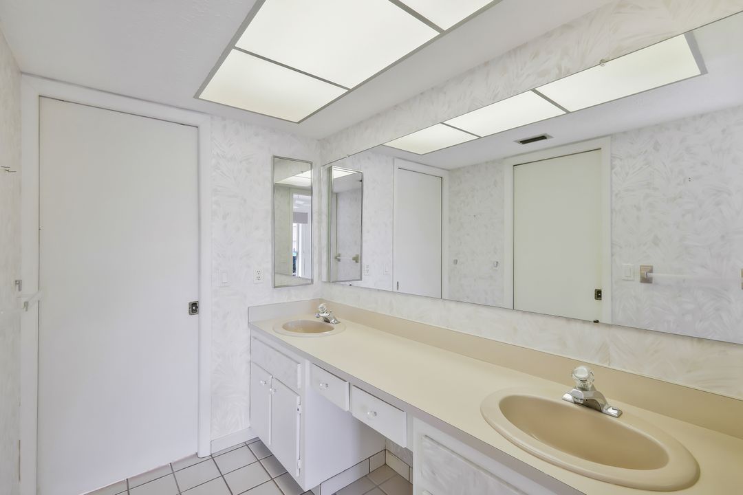 206 SE 37th Terrace, Cape Coral, FL 33904