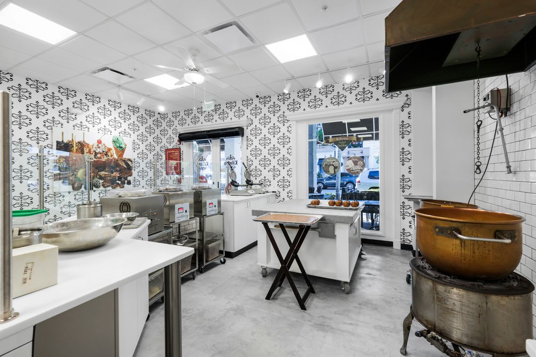 743 5th Ave S, Naples, FL 34102