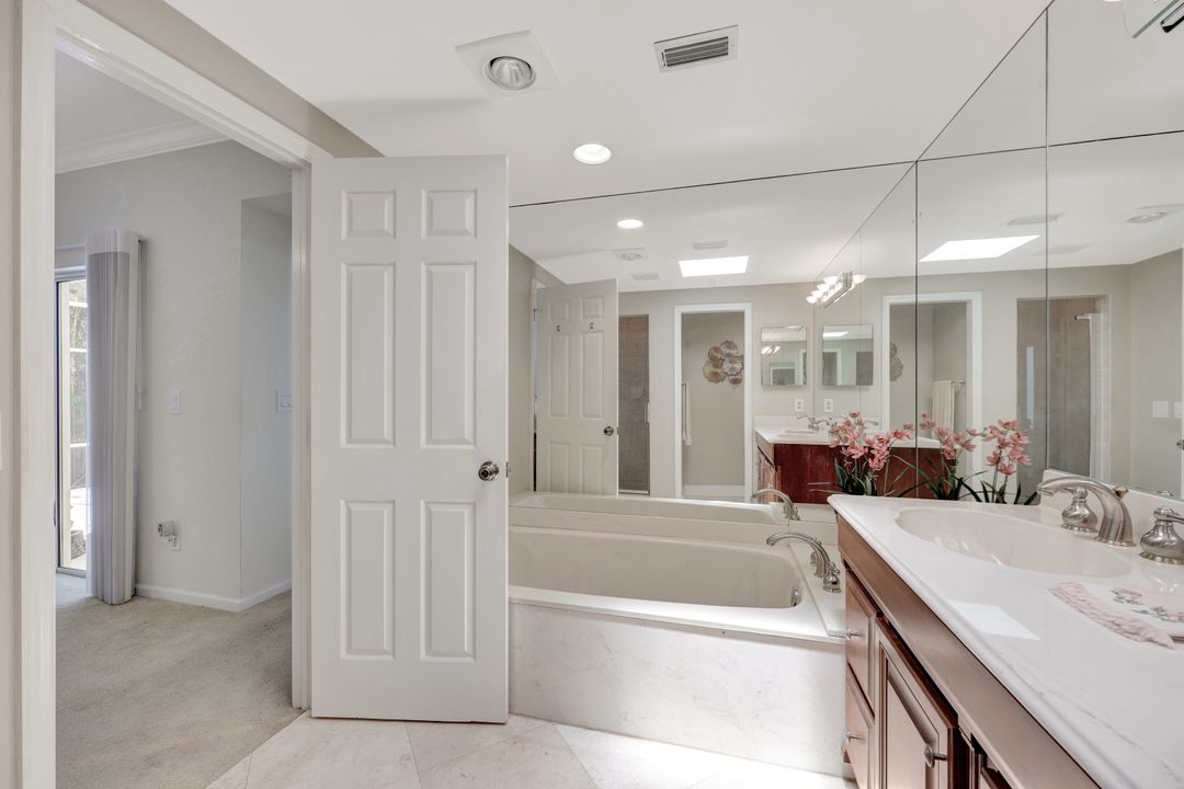 5929 Chanteclair Dr #8, Naples, FL 34108