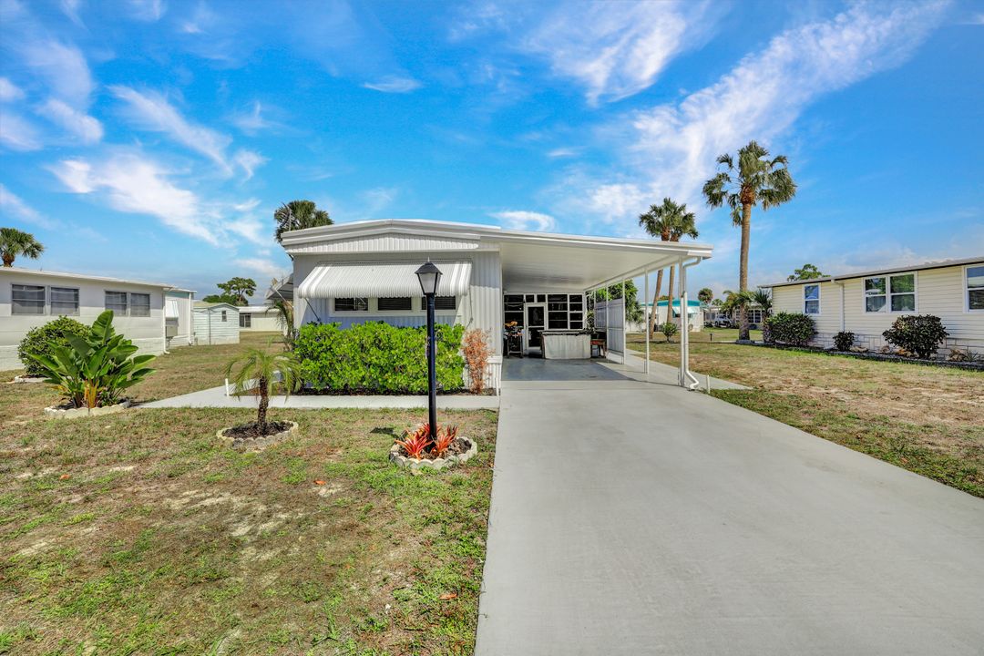 27543 Hoenie Dr, Bonita Springs, FL 34135