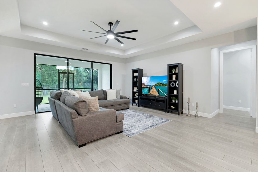 763 35th Ave NW, Naples, FL 34120