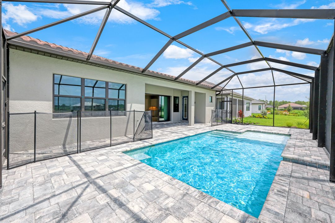 3995 Pegasus Wy, Naples, FL 34120