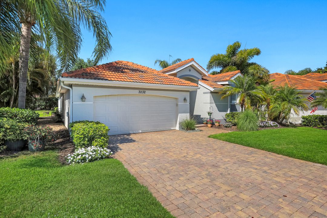 3232 Sundance Cir, Naples, FL 34109