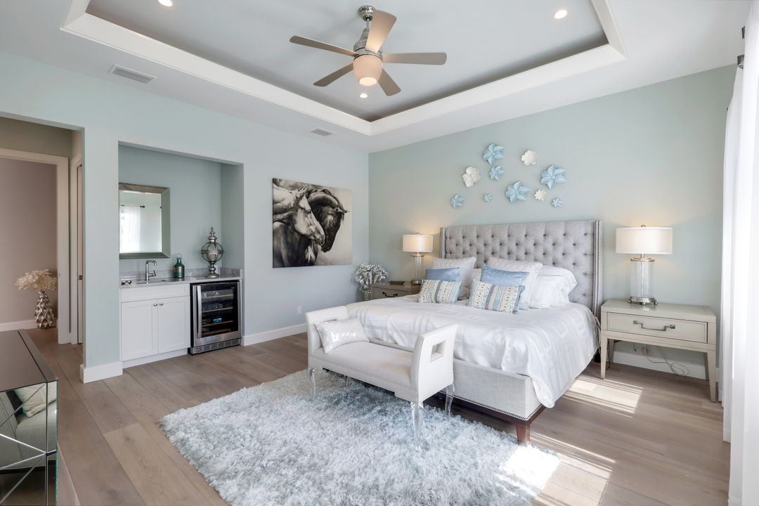 875 Wedge Dr, Naples, FL 34103