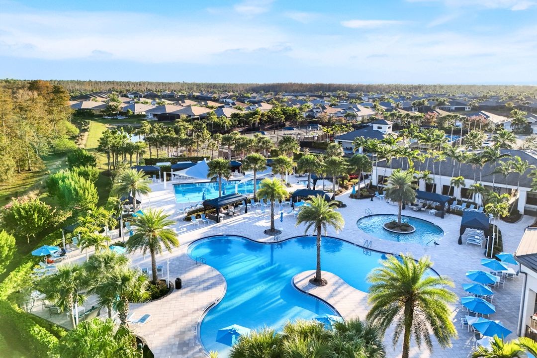 28560 Twain Dr, Bonita Springs, FL 34135