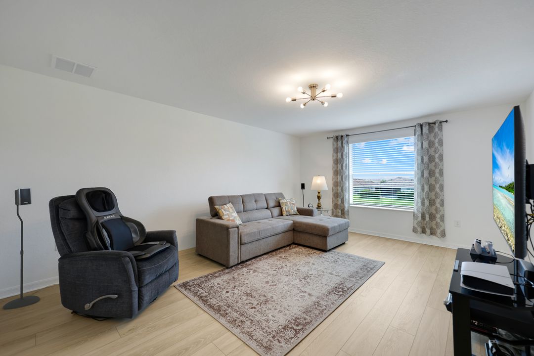 2159 Hamlin St, Naples, FL 34120