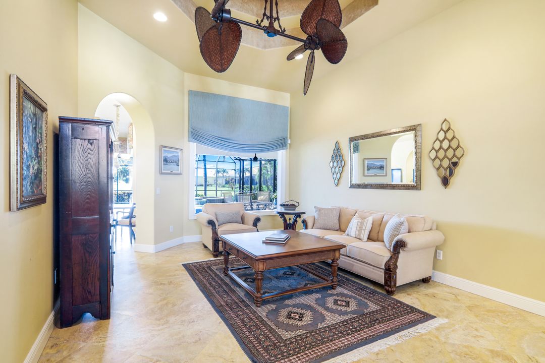 5742 Hammock Isles Dr, Naples, FL 34119