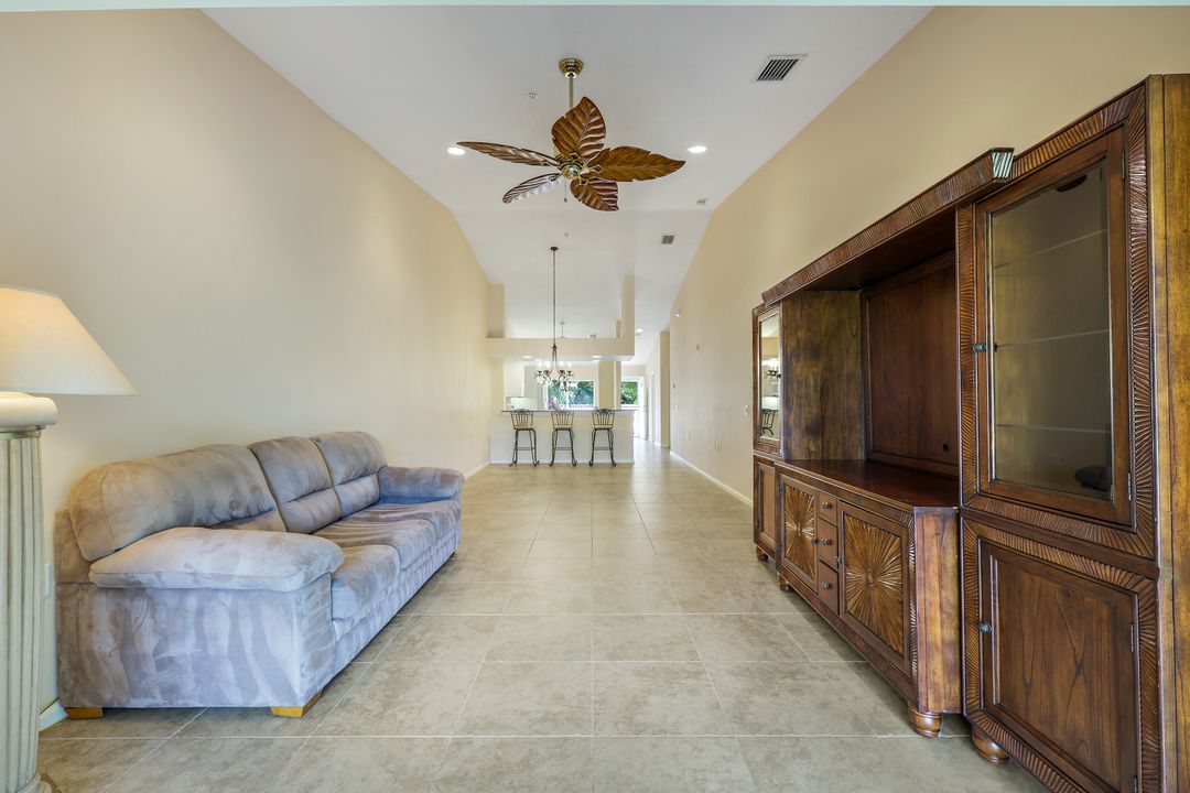 6830 Beach Resort Dr #4, Naples, FL 34114