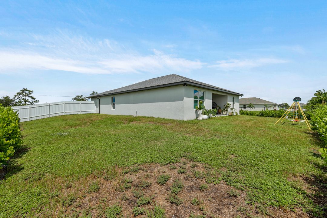 2003 NE 6th Ave, Cape Coral, FL 33909