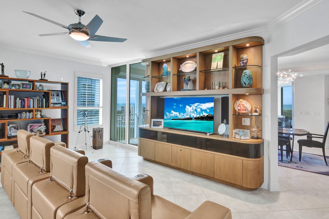 285 Grande Way #1601, Naples, FL 34110