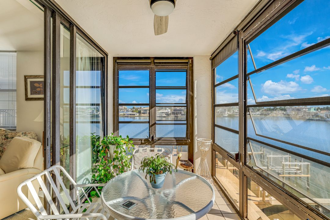 271 Southbay Dr #240, Naples, FL 34108