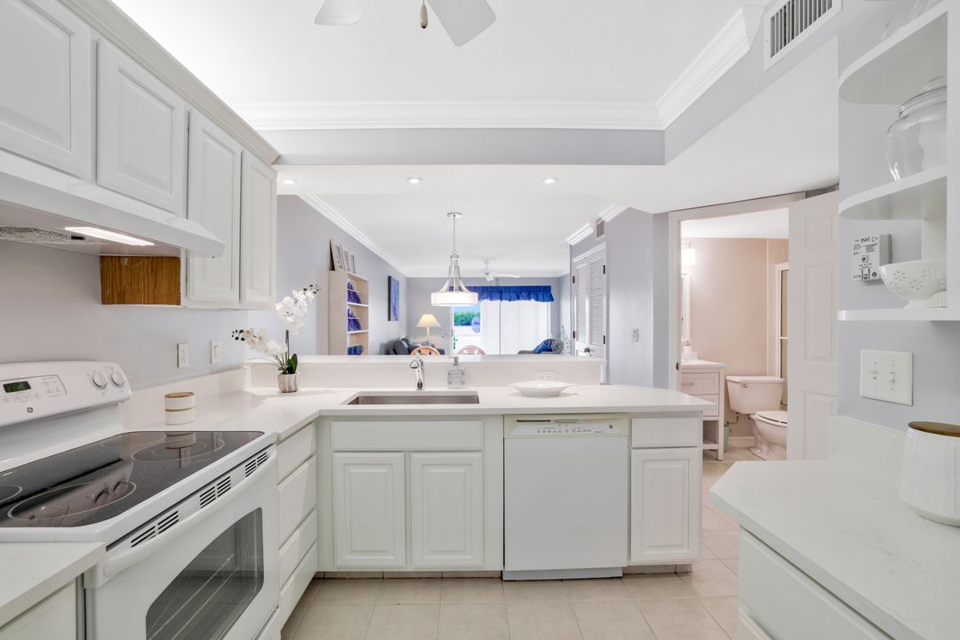 1045 Mainsail Dr #402, Naples, FL 34114