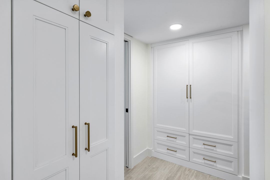 6101 Pelican Bay Blvd  #305, Naples, FL 34108