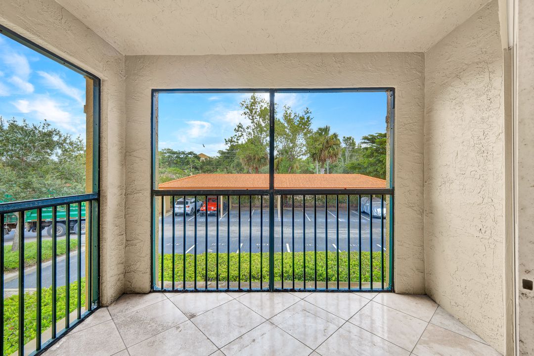 8880 Colonnades Ct W #427, Bonita Springs, FL 34135