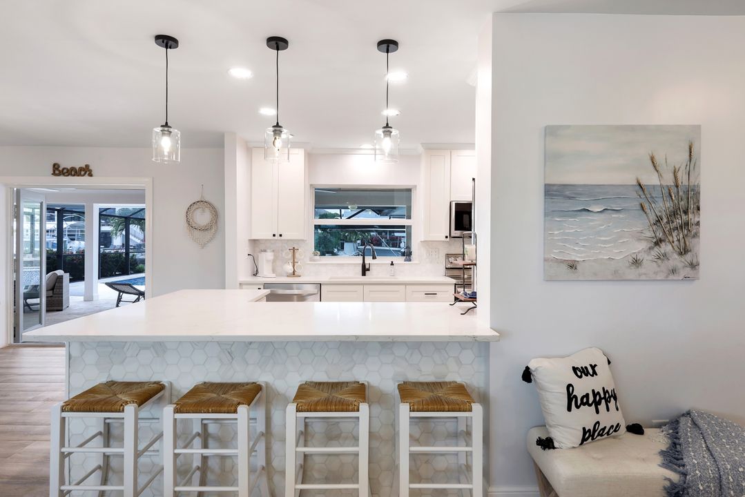 401 Lagoon Ave, Naples, FL 34108