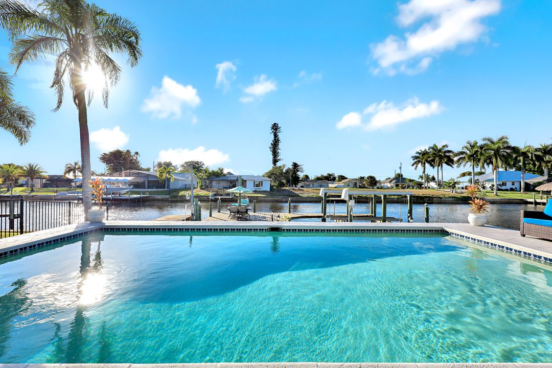 1326 SE 21st Ave, Cape Coral, FL 33990