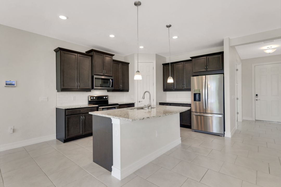 421 Coral Reef Pl, Cape Coral, FL 33993