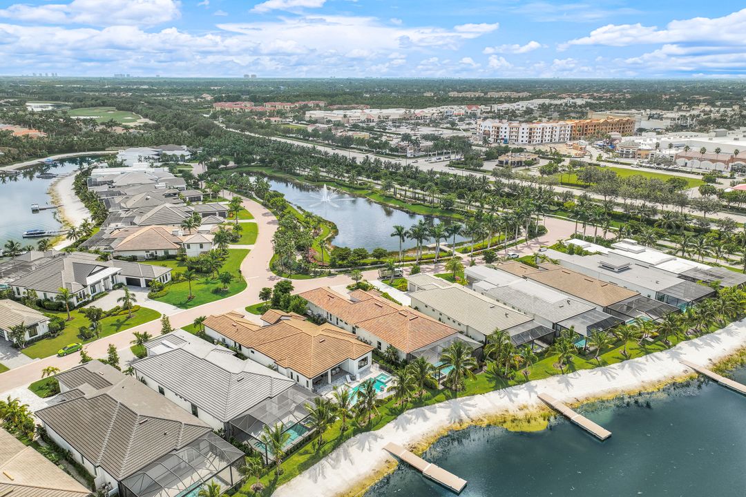 10461 Trevi Isle Wy, Miromar Lakes, FL 33913