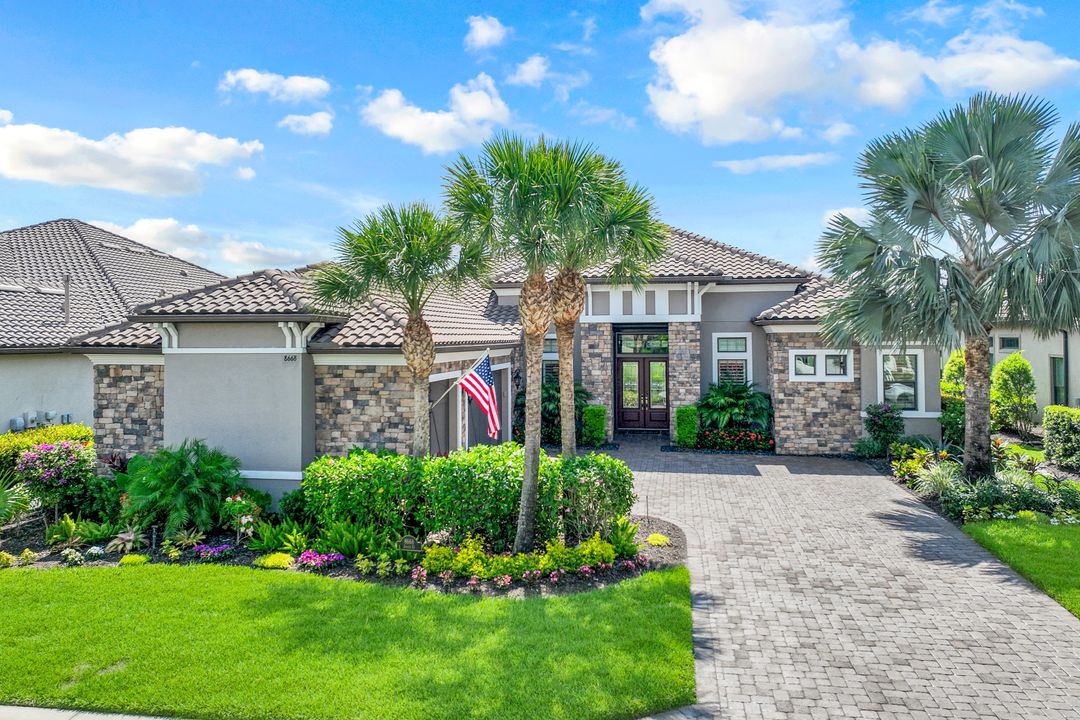 8668 Amour Ct, Naples, FL 34119