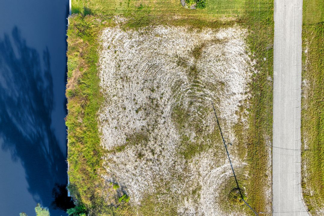 2002 NW 36th Ave, Cape Coral, FL 33993