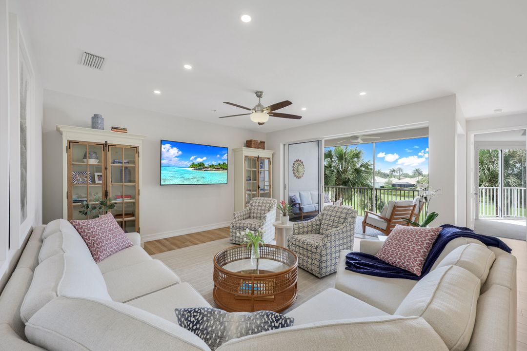 1540 Clermont Dr #202, Naples, FL 34109