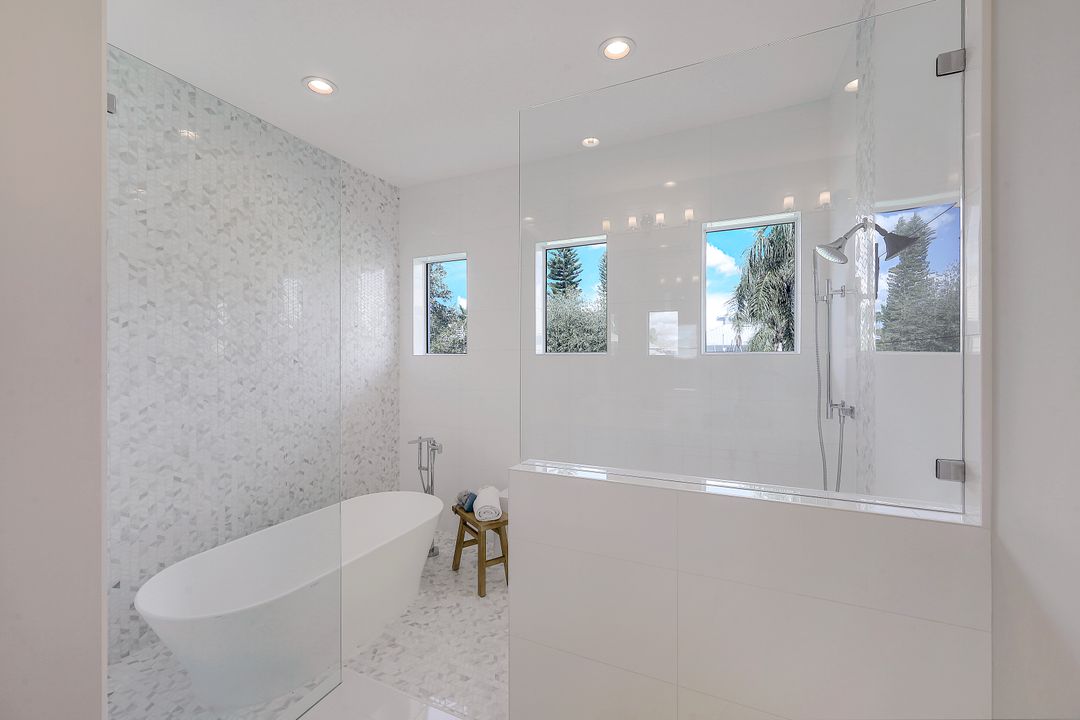 825 Swan Dr, Marco Island, FL 34145