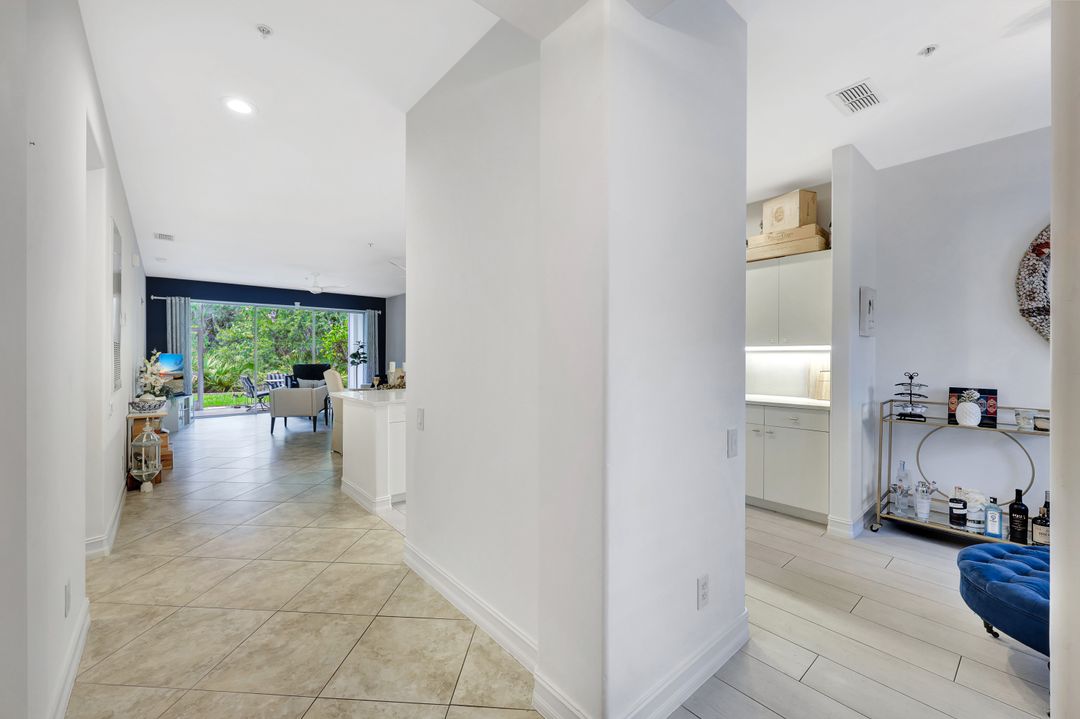 1045 Tarpon Cove Dr #102, Naples, FL 34110