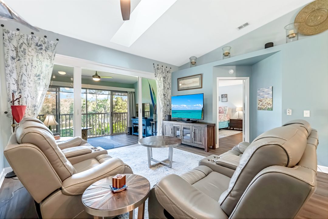 524 Lake Louise Cir #504, Naples, FL 34110