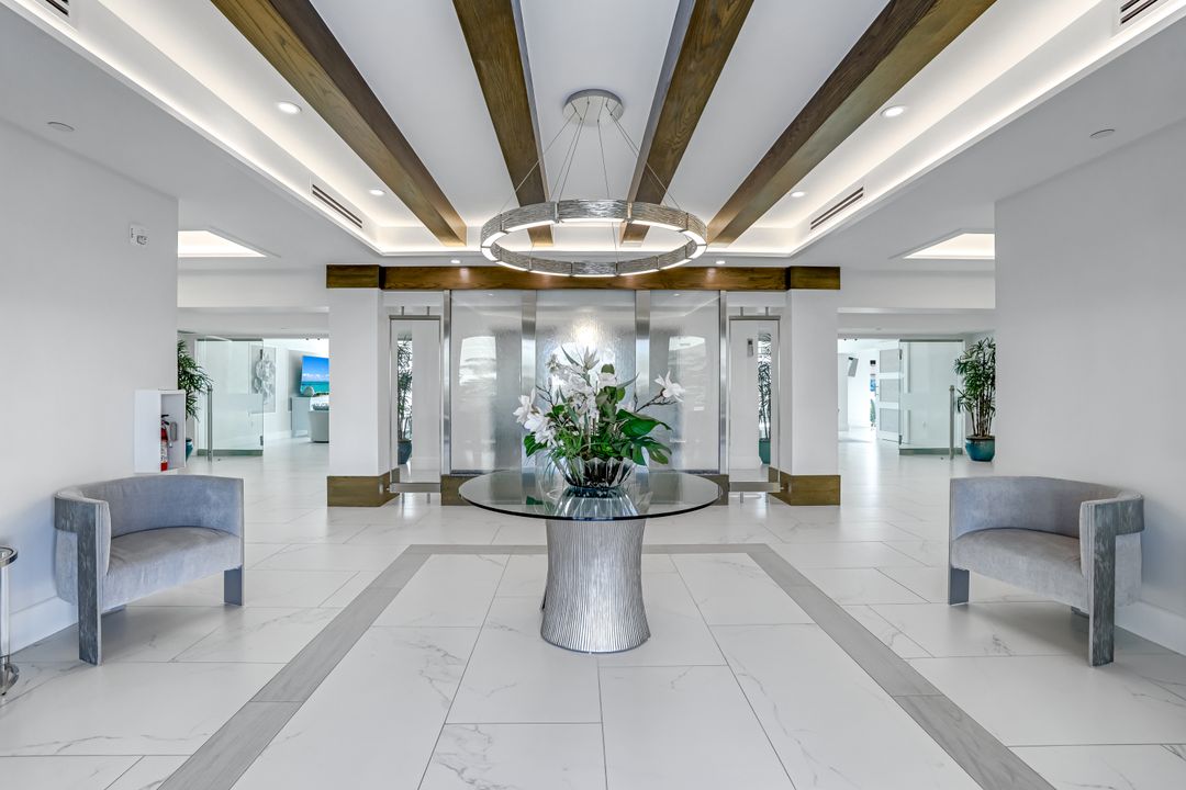 3430 Gulf Shore Blvd N #5J, Naples, FL 34103