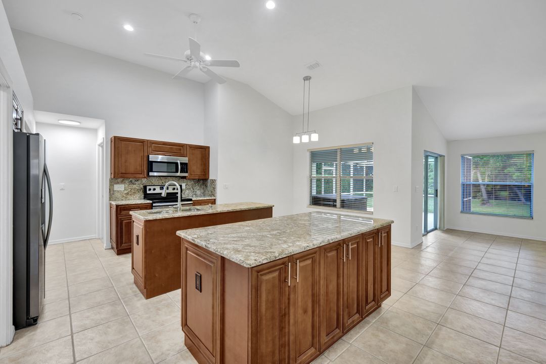 6643 Craven Hill Way, Naples, FL 34104