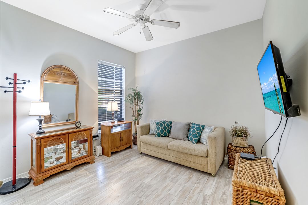 795 Crossfield Cir, Naples, FL 34104