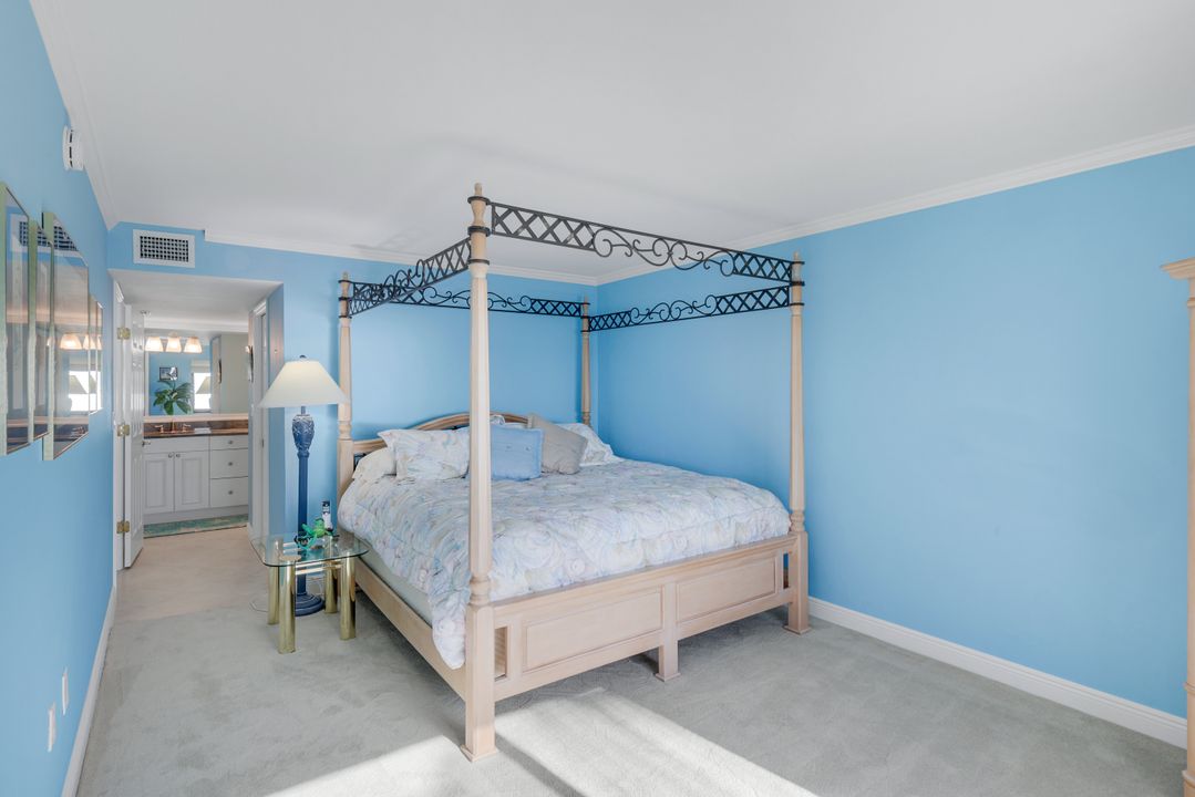 9715 Gulf Shore Dr #104, Naples, FL 34108